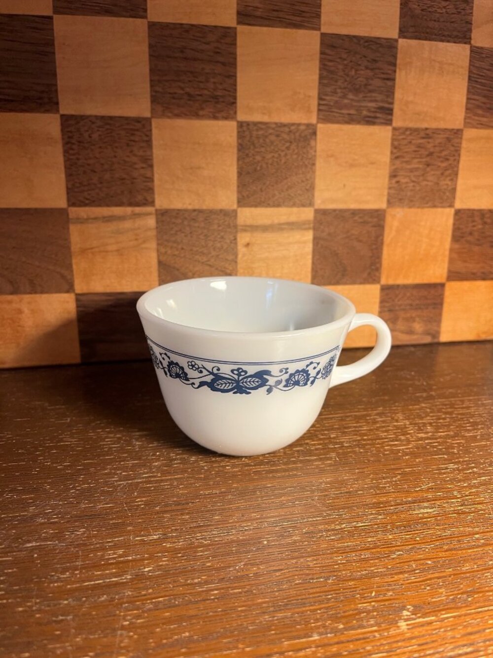 Old Town Blue Onion Bordered Pyrex Corelle Milk Glass Cup A1017